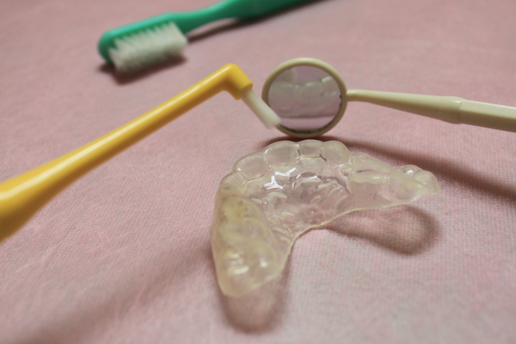 歯科器具とマウスピース